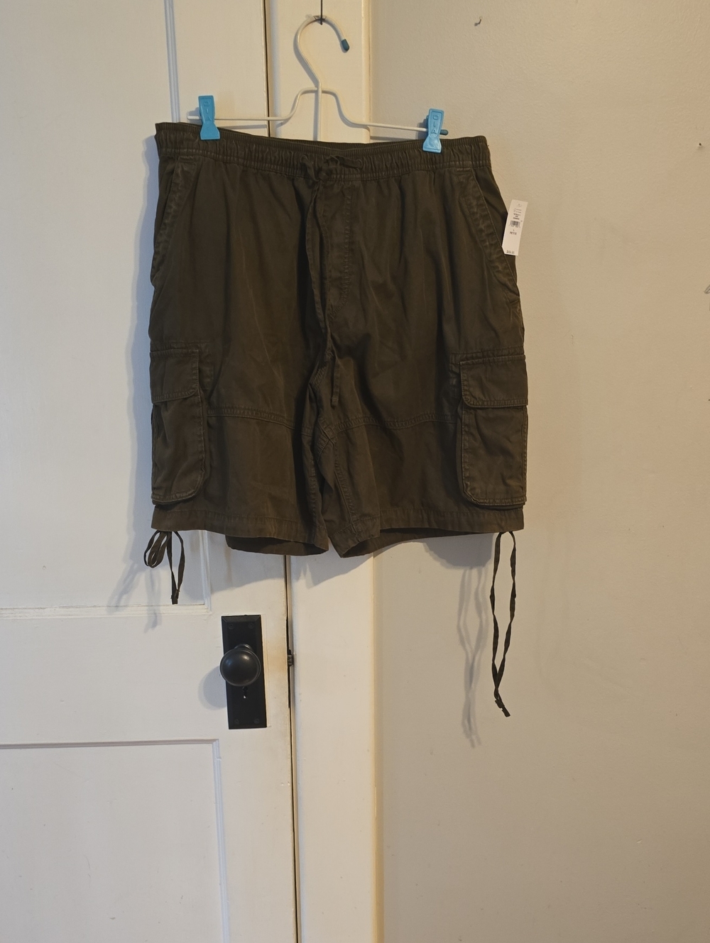 Women's Petite By GAP Cargo Shorts - Olive Green L